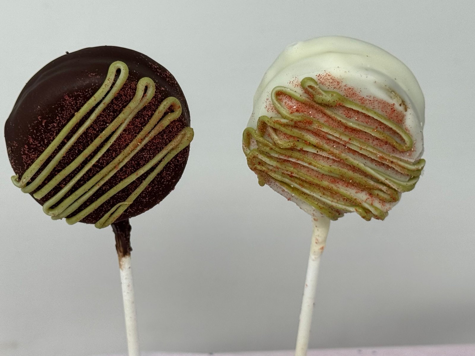 Matcha Cake Pop with Matcha Buttercream
